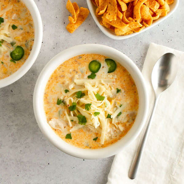 A digital checklist of ingredients for white chicken chili, with checkboxes to strike through each item when selected.